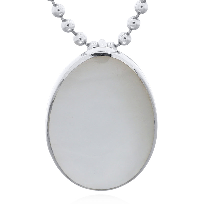 Oval Mother of Pearl 925 Silver Pendant – Timeless Elegance