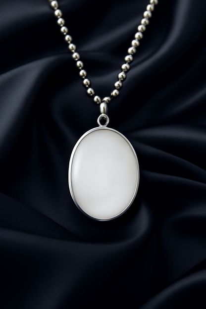 Oval Mother of Pearl 925 Silver Pendant – Timeless Elegance