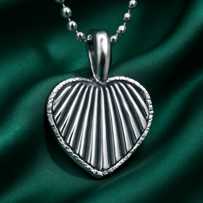 Vertical Heart Engraved 925 Silver Pendant – Personal Touch
