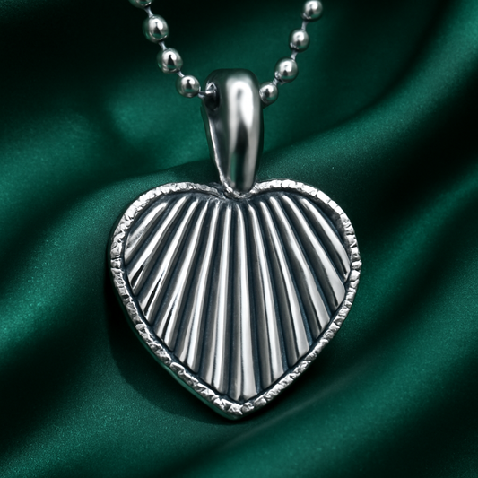 Vertical Heart Engraved 925 Silver Pendant – Personal Touch